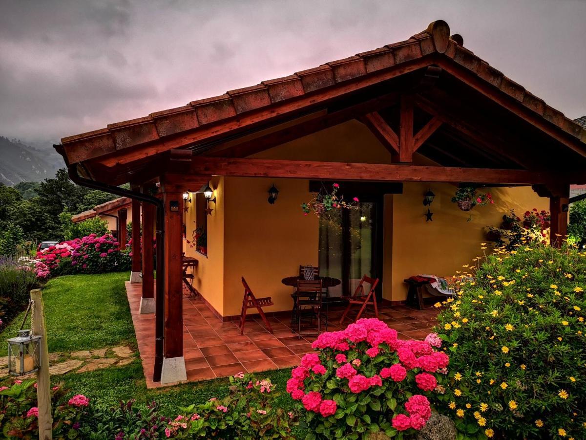 Onís Casas Rurales Entrecastanos מראה חיצוני תמונה