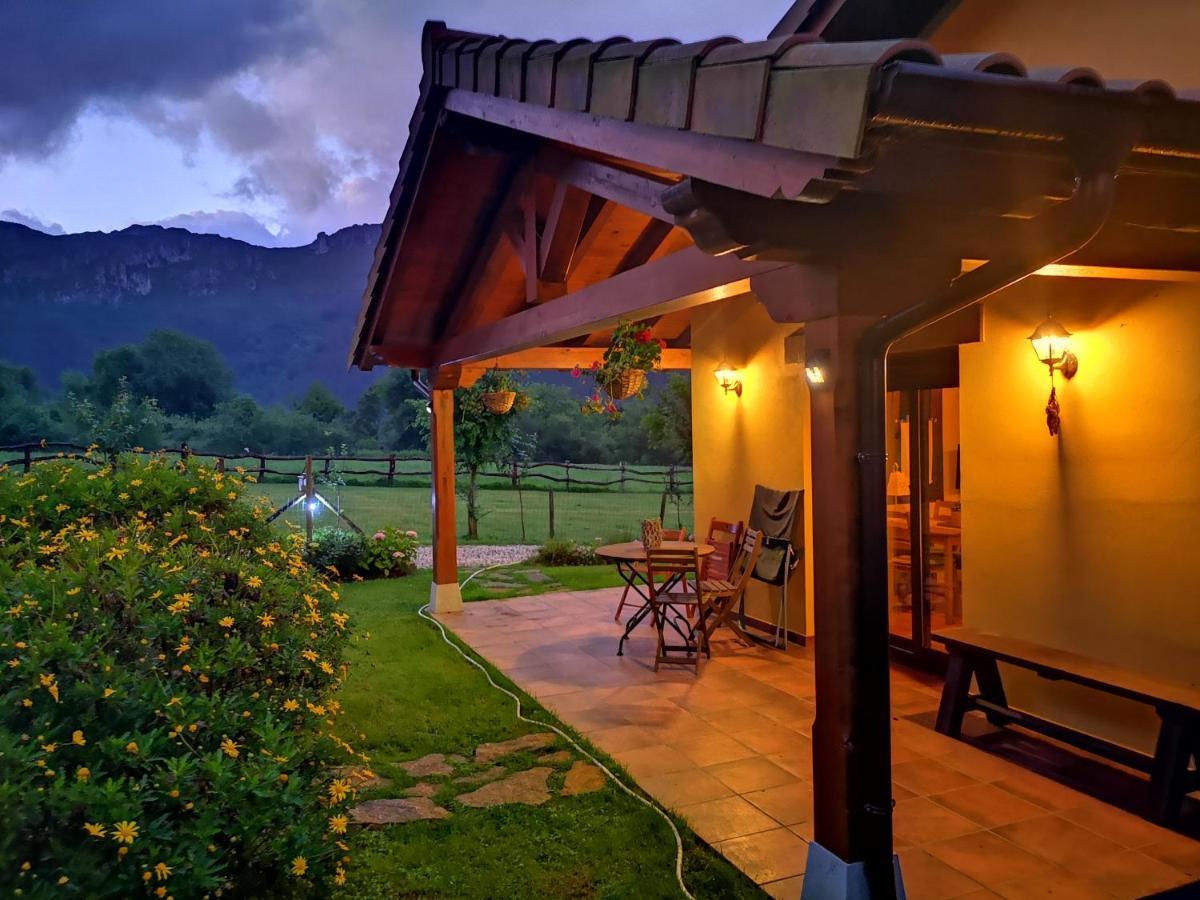 Onís Casas Rurales Entrecastanos מראה חיצוני תמונה
