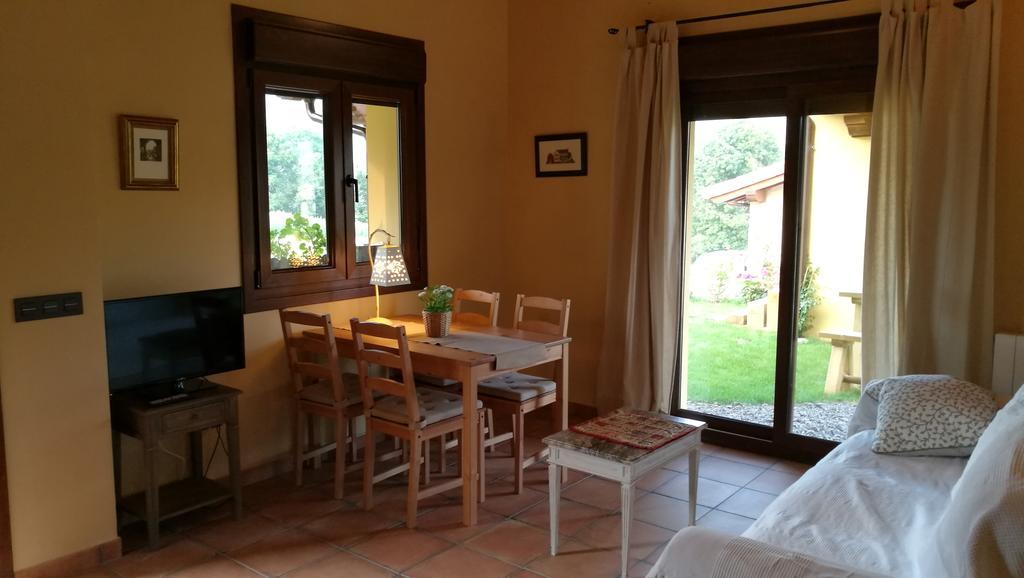 Onís Casas Rurales Entrecastanos מראה חיצוני תמונה