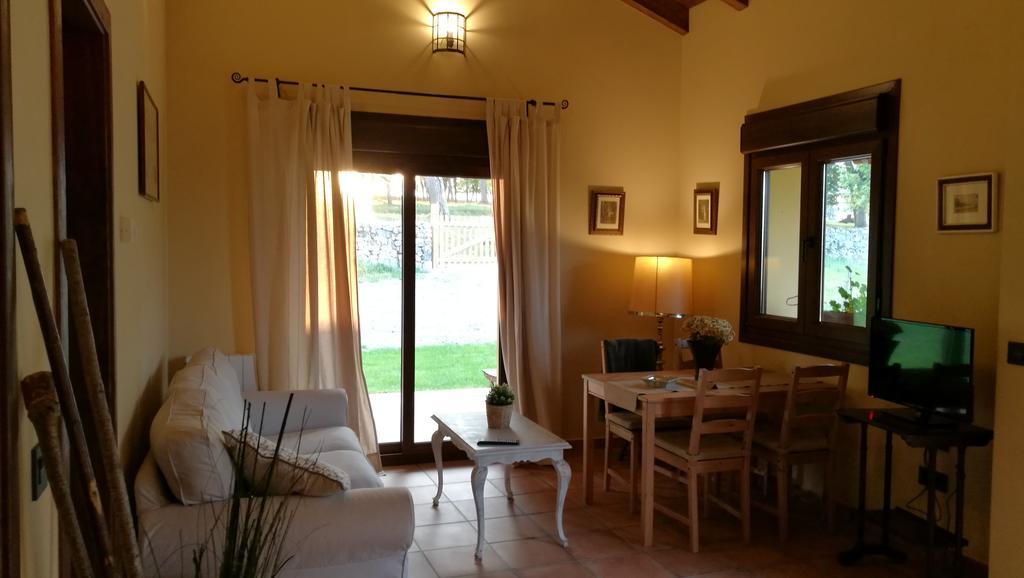 Onís Casas Rurales Entrecastanos מראה חיצוני תמונה