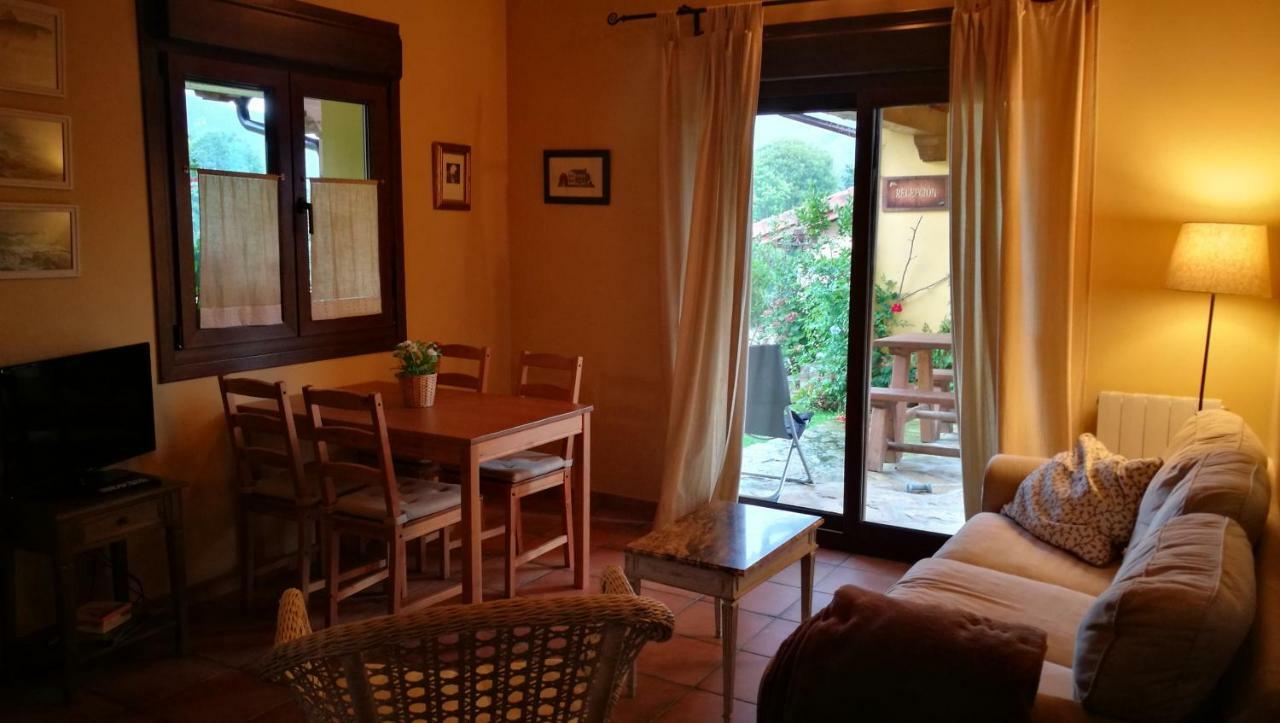 Onís Casas Rurales Entrecastanos מראה חיצוני תמונה
